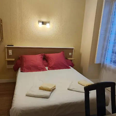 Du Rocher Отель 2*