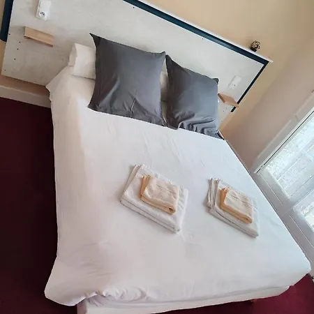 Du Rocher Hotel